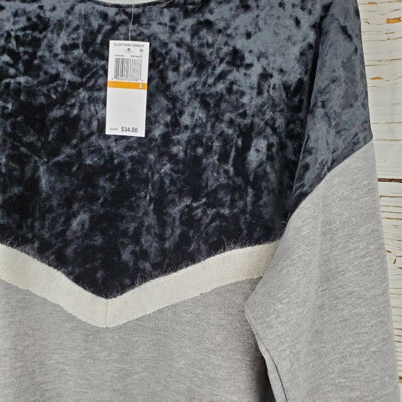 NWT Freshman Velour Top Sweatshirt - Picture 4 of 5